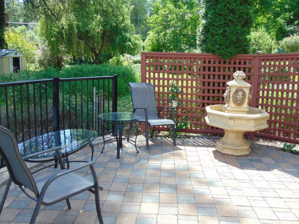 Steller Jay Hollow Summerland Extérieur photo